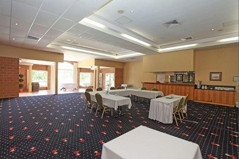 Windmill Motel & Events Centre Mackay Esterno foto