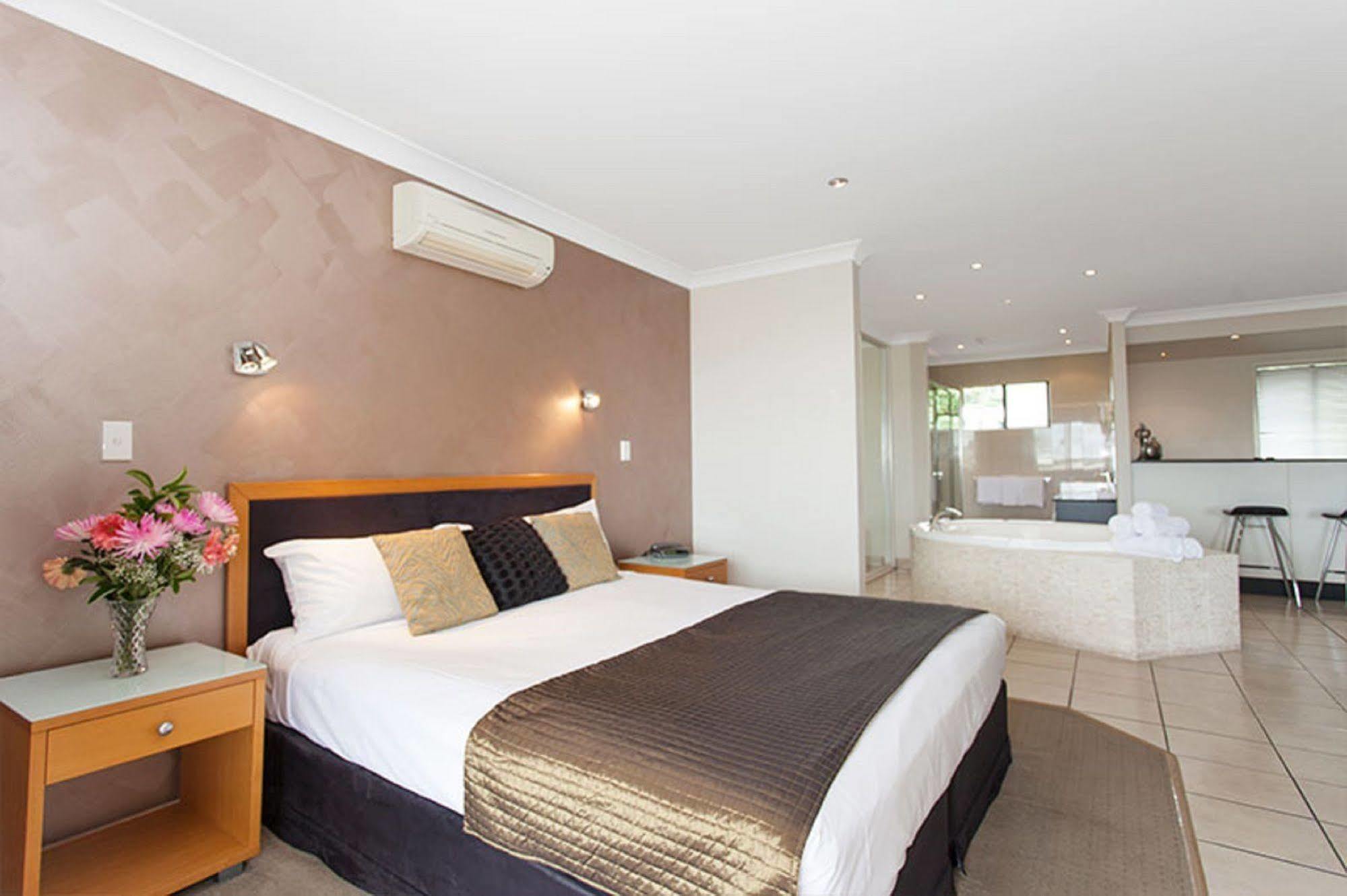Windmill Motel & Events Centre Mackay Esterno foto